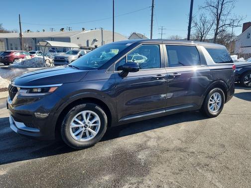 2024 Kia Carnival LX