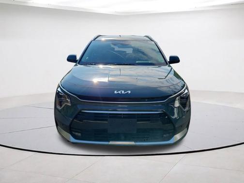 2023 Kia Niro Plug-In Hybrid SX Touring