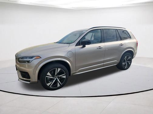 2023 Volvo XC90 Recharge Plug-In Hybrid Plus Dark 7-Seater