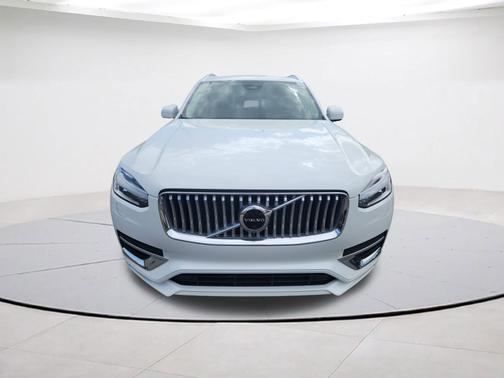 2023 Volvo XC90 Recharge Plug-In Hybrid Ultimate 6-Seater
