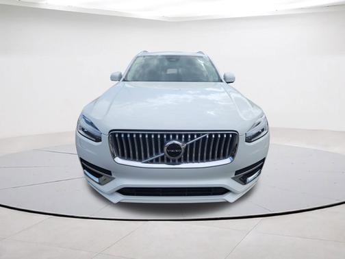 2023 Volvo XC90 Recharge Plug-In Hybrid Ultimate 6-Seater