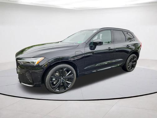 2024 Volvo XC60 Recharge Plug-In Hybrid T8 Ultimate Black Edition