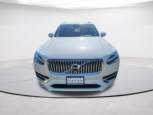 2024 Volvo XC90 B6 Core Bright