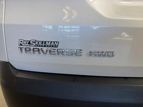 2023 Chevrolet Traverse LT Leather