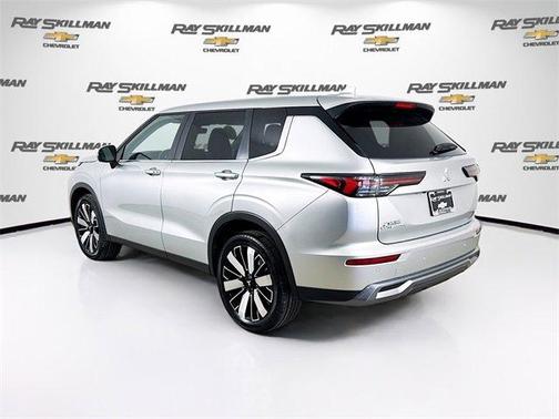 2025 Mitsubishi Outlander SE