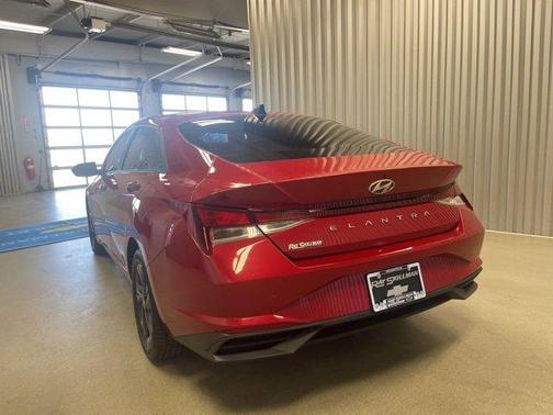 2021 Hyundai ELANTRA SEL