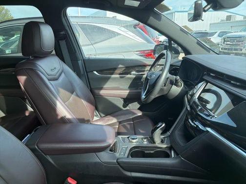 Black Metallic 2021 Cadillac XT6 Premium Luxury AWD