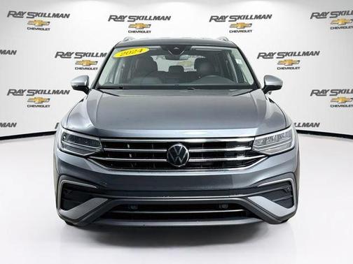 Platinum Gray Metallic 2024 Volkswagen Tiguan 2.0T Wolfsburg Edition