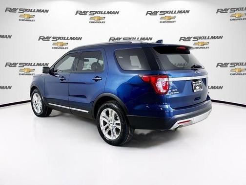 Blue 2017 Ford Explorer XLT