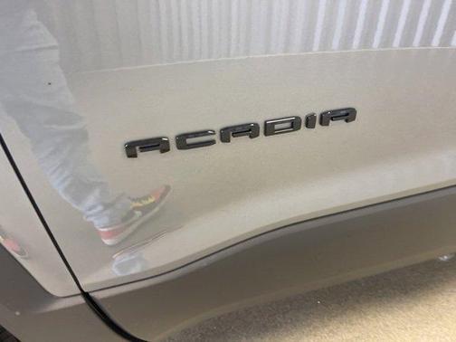 2022 GMC Acadia SLE