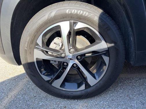 Mosaic Black Metallic 2024 Chevrolet Trax 1RS