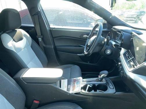 Mosaic Black Metallic 2024 Chevrolet Trax 1RS