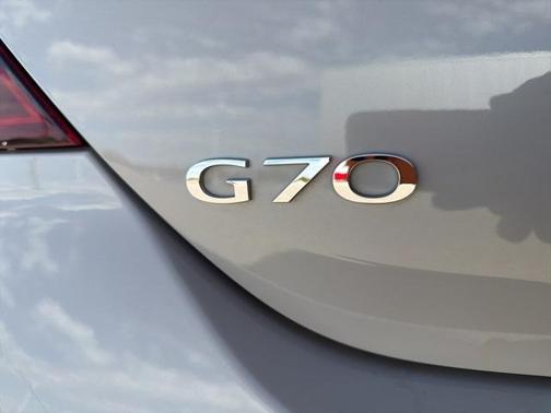 2025 Genesis G70 2.5T