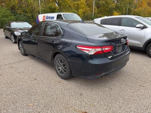2019 Toyota Camry Hybrid SE