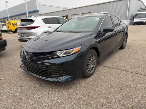 2019 Toyota Camry Hybrid SE
