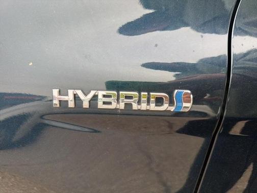 2019 Toyota Camry Hybrid SE