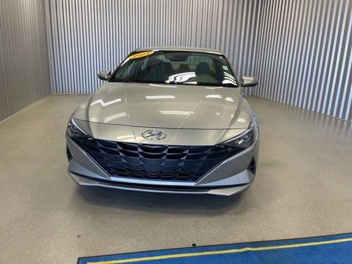 2021 Hyundai ELANTRA SE