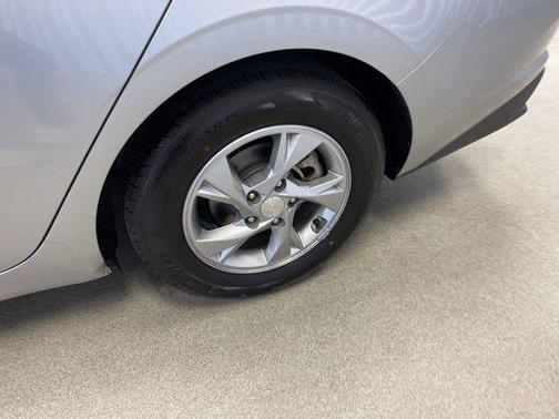 2021 Hyundai ELANTRA SE