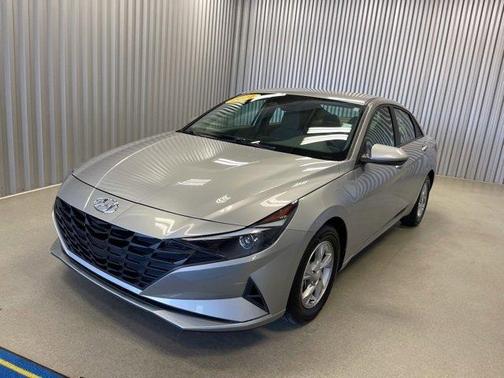 2021 Hyundai ELANTRA SE