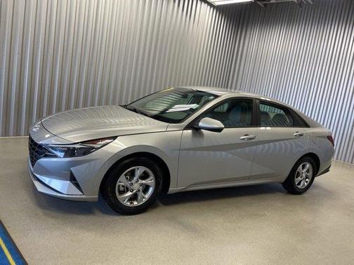 2021 Hyundai ELANTRA SE