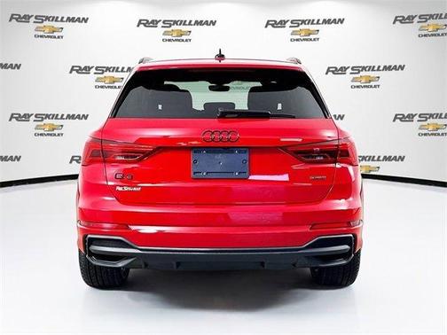 2023 Audi Q3 45 S line Premium