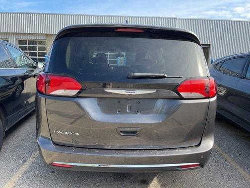 2019 Chrysler Pacifica Touring-L