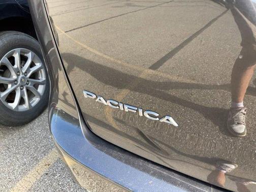 2019 Chrysler Pacifica Touring-L