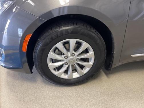 2019 Chrysler Pacifica Touring-L