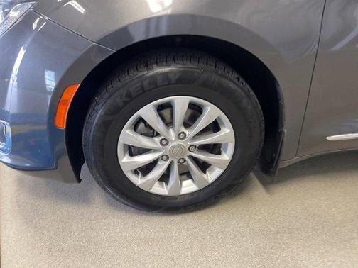 2019 Chrysler Pacifica Touring-L