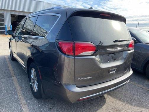 2019 Chrysler Pacifica Touring-L