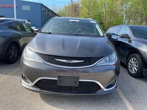 2019 Chrysler Pacifica Touring-L