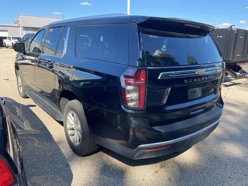 2023 Chevrolet Suburban LT