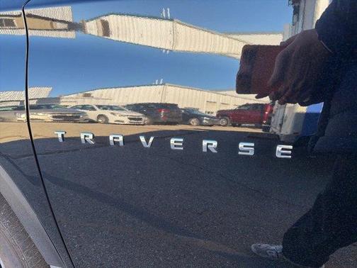 2023 Chevrolet Traverse LT Leather