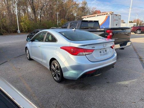 2013 Hyundai ELANTRA SE