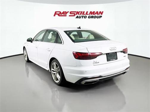 2022 Audi A4 45 S line Premium Plus