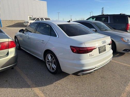 2022 Audi A4 45 S line quattro Premium