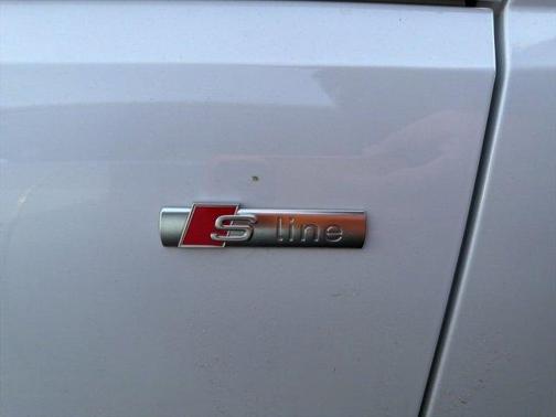 2022 Audi A4 45 S line quattro Premium