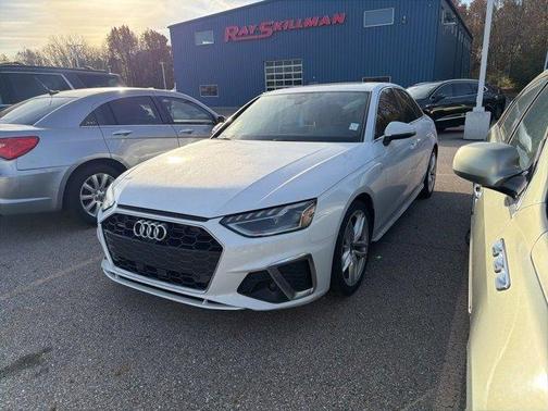 2022 Audi A4 45 S line quattro Premium