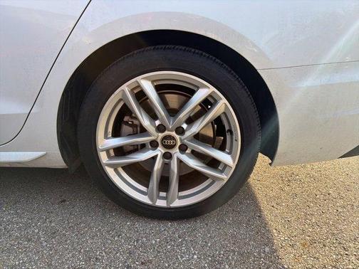 2022 Audi A4 45 S line quattro Premium