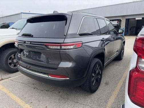 Metallic 2022 Jeep Grand Cherokee Limited