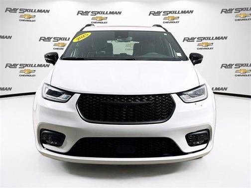 2025 Chrysler Pacifica Hybrid Select