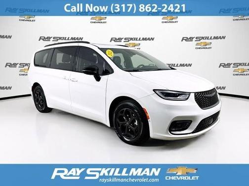 2025 Chrysler Pacifica Hybrid Select