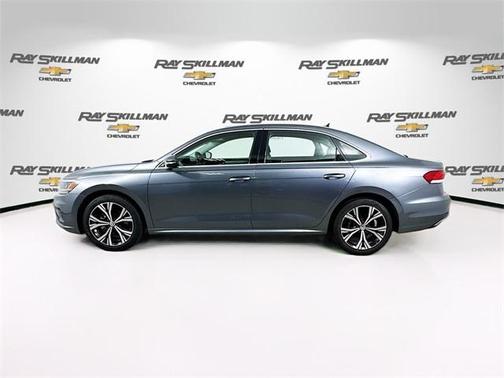 2022 Volkswagen Passat 2.0T SE