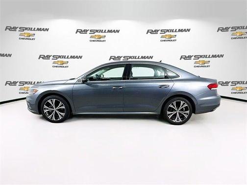 2022 Volkswagen Passat 2.0T SE