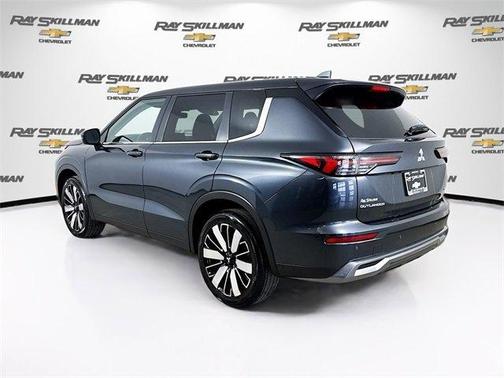 2025 Mitsubishi Outlander SE