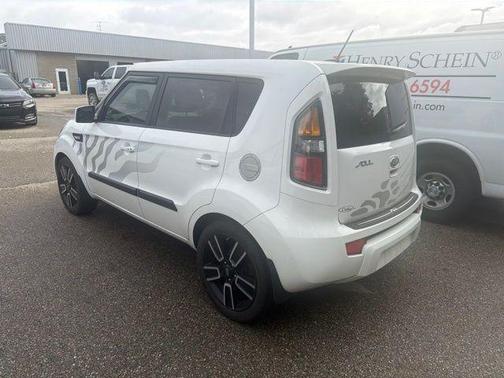 Clear White 2011 Kia Soul +