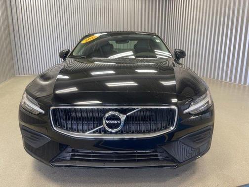 2020 Volvo S60 T6 Momentum