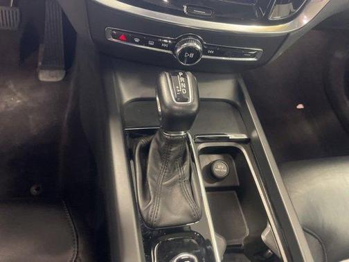 2020 Volvo S60 T6 Momentum
