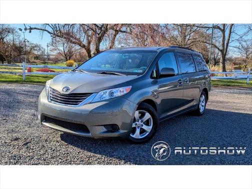 2014 Toyota Sienna LE