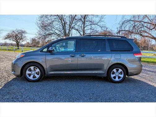 2014 Toyota Sienna LE